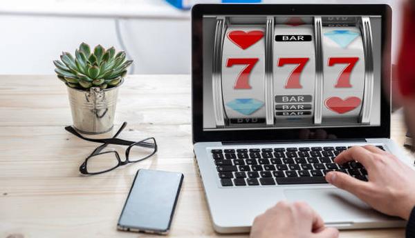 Examining the fine print on casino site reviews